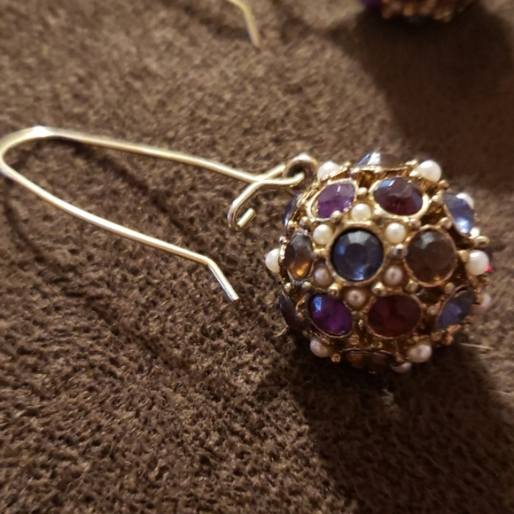 Jeweled Earrings💛 - Picture 3 of 4